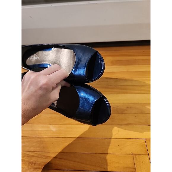 Cole Haan Blue Metallic Patent Leather Peep Toe Wedge 8B Air - Picture 8 of 8